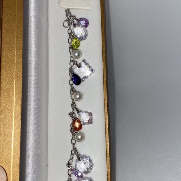 Ladies Bracelet with Dangle Crystals and Faux Pearls 7.5 inch with Box - Picture 8 of 9